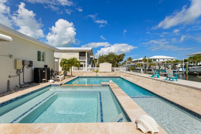 Pool & Hot Tub | Image 29