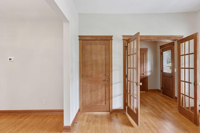 706 Holly Avenue - Entry | Image 23