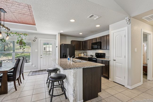 2942 Contour Dr, House other with 3 bedrooms, 2 bathrooms and null parking in Spring Branch TX | Image 9