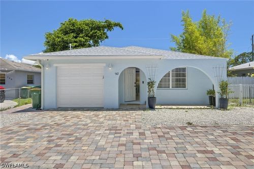 742 111th Ave N, NAPLES, FL, 34108-1828 | Card Image