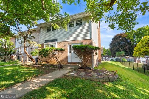 52 Willow St, Macungie, PA, 18062-1014 | Card Image