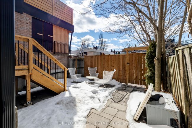 1502 Dufferin St, Home with 2 bedrooms, 1 bathrooms and 1 parking in Toronto ON | Image 15