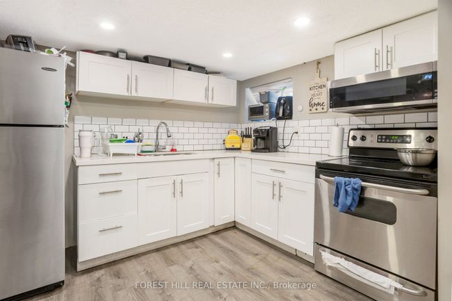 224 Brucedale Ave E, Home with 4 bedrooms, 2 bathrooms and 3 parking in Hamilton ON | Image 18