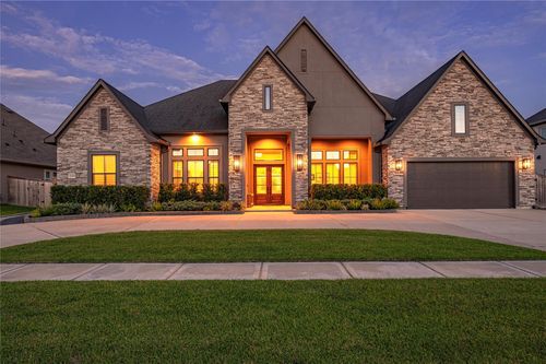 2005 Yellowstone Trl, Friendswood, TX, 77546-3062 | Card Image