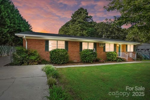 3301 Dan Hood Rd, Matthews, NC, 28105-3540 | Card Image