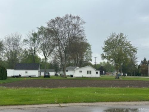 4760 Putt Ln, Auburn, MI, 48611-9205 | Card Image