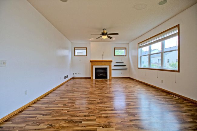 Gas Fireplace in Living Room | Image 10