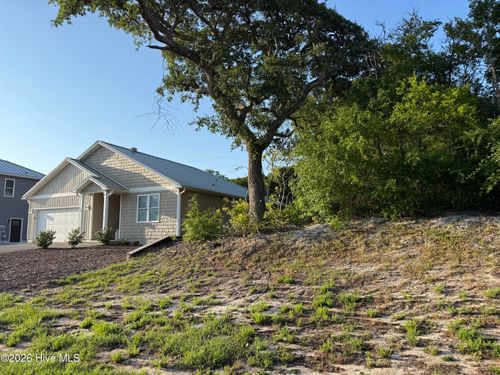 100 Evergreen Ln, Pine Knoll Shores, NC, 28512-0179 | Card Image