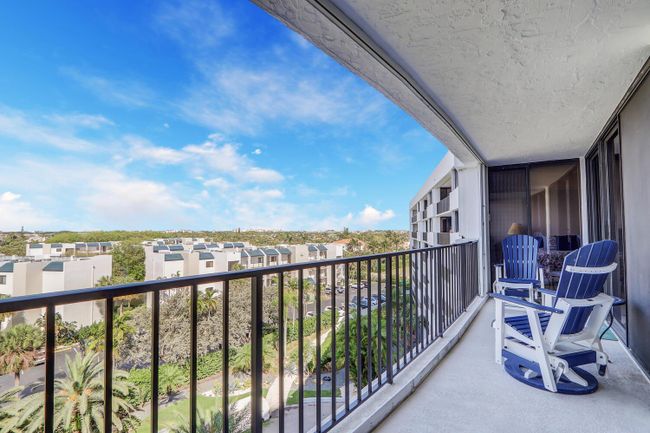 APT-523 - 1300 S Highway A1a, Condo with 2 bedrooms, 2 bathrooms and null parking in Jupiter FL | Image 5