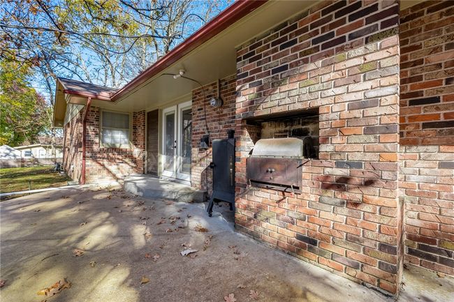 1415 S Madison Ave, House other with 4 bedrooms, 2 bathrooms and null parking in Aurora MO | Image 32