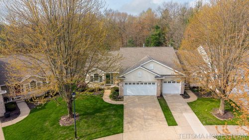 15443 Winchester Cir, Grand Haven, MI, 49417-8333 | Card Image