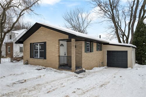 1930 48th St Nw, Canton, OH, 44709-1266 | Card Image