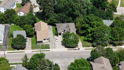 262 Hazel St, Waterloo, ON, N2L3N9 | Card Image