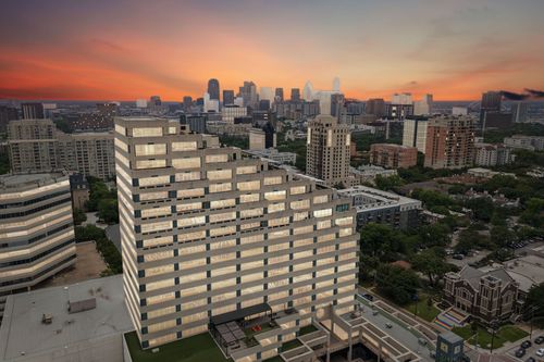 1703-3111 Welborn St, Dallas, TX, 75219-5023 | Card Image