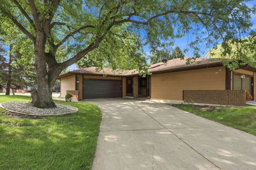 2522 26th Avenue S, Fargo, ND, 58103 | Card Image
