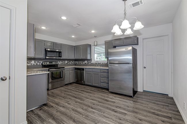 502 Circleview Dr, House other with 3 bedrooms, 2 bathrooms and null parking in Mansfield TX | Image 12