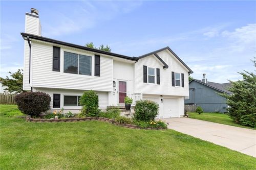 1706 Clear Creek Dr, Kearney, MO, 64060-7614 | Card Image