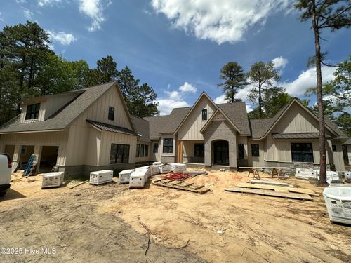 6 Middlebury Ct, Pinehurst, NC, 28374-9156 | Card Image
