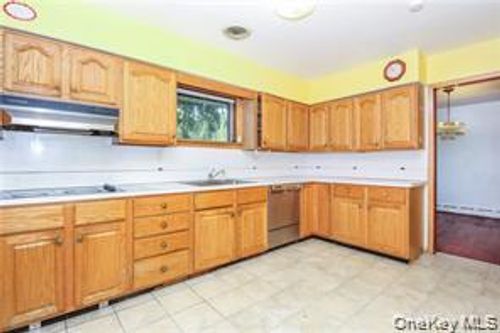 26 Montrose Point Rd, Montrose, NY, 10548-1325 | Card Image