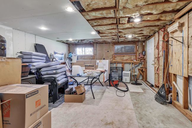6 Benz St, House other with 3 bedrooms, 2 bathrooms and 5 parking in Ansonia CT | Image 39