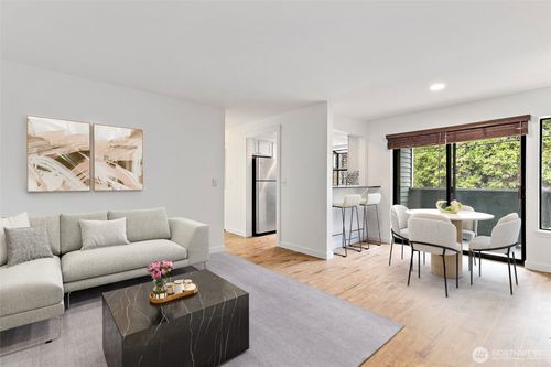 101-8816 Nesbit Ave N, Seattle, WA, 98103-4064 | Card Image