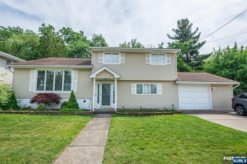 319 Winifred Dr, Totowa, NJ, 07512-1173 | Card Image