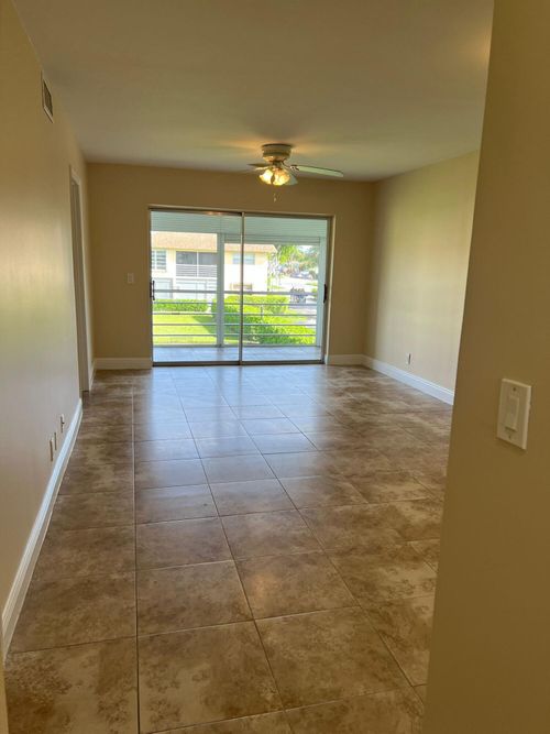 212-9851 Sandalfoot Blvd, Boca Raton, FL, 33428-6631 | Card Image