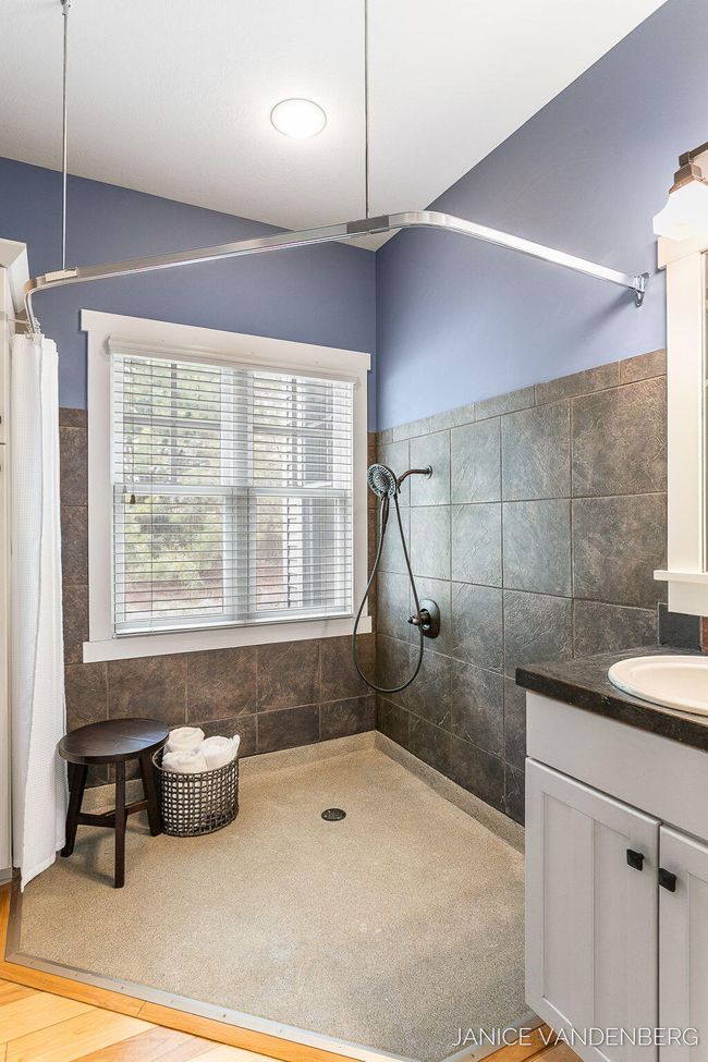 41-web-or-mls-3022-jamesway-ave | Image 28