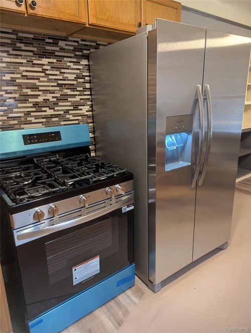 17817 Chester St, Detroit, MI, 48224-1255 | Card Image