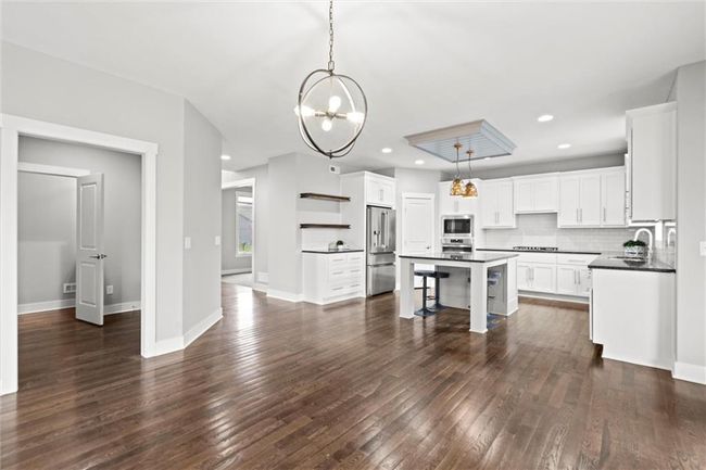 7295 Nw Forest Lakes Dr, House other with 5 bedrooms, 5 bathrooms and null parking in Parkville MO | Image 10
