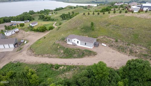 8166 Palm Road, Linton, ND, 58552 | Card Image