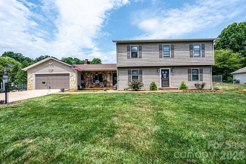 5976 Gold Creek Estate Dr, Hickory, NC, 28601-9435 | Card Image
