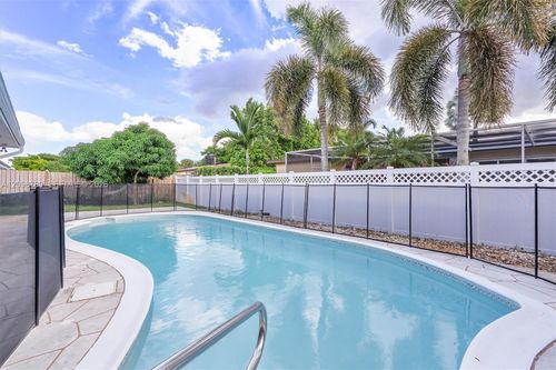 11240-11240 Sheridan St, Pembroke Pines, FL, 33026-1422 | Card Image