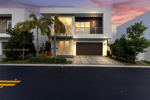 7535-7535 Nw 98th Ave, Doral, FL, 33178-3446 | Card Image
