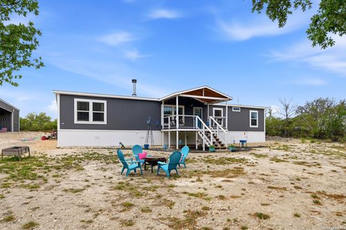 18622 County Road 5740, Castroville, TX, 78009-2227 | Card Image