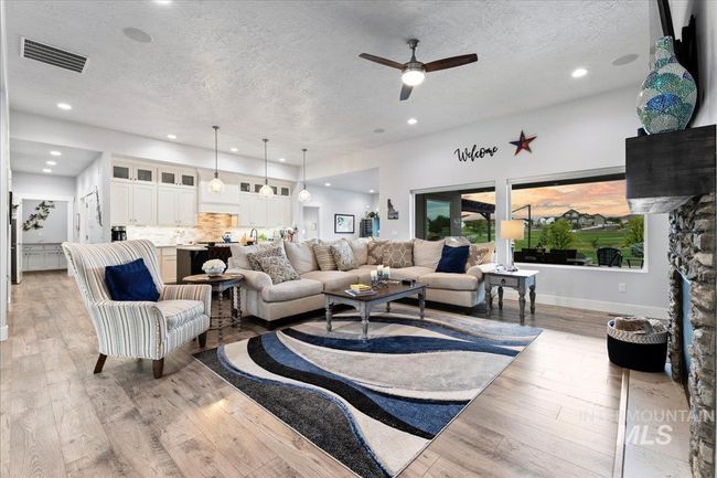 22962 Signature Pointe Ln, House other with 4 bedrooms, 3 bathrooms and 4 parking in Wilder ID | Image 16