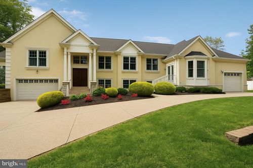 7201 Thomas Branch Dr, BETHESDA, MD, 20817-1215 | Card Image