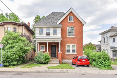 85 Park Ave, Home with 8 bedrooms, 4 bathrooms and 1 parking in Brantford ON | Image 1