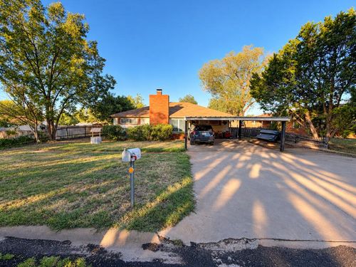 1531 Dallas St, Colorado City, TX, 79512-4033 | Card Image