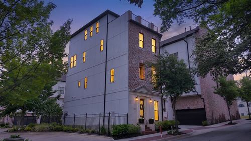406 Mills St, Fort Worth, TX, 76102-1829 | Card Image