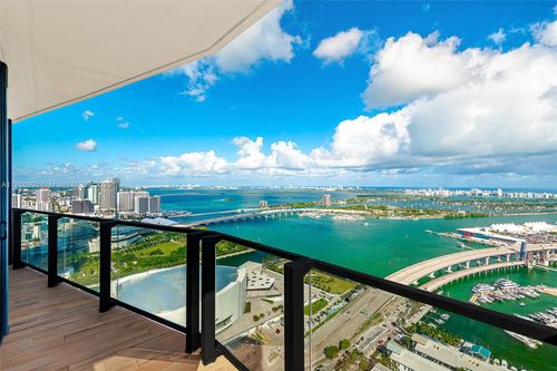 apt-4211-398 Ne 5th St, Miami, FL, 33132-2172 | Card Image