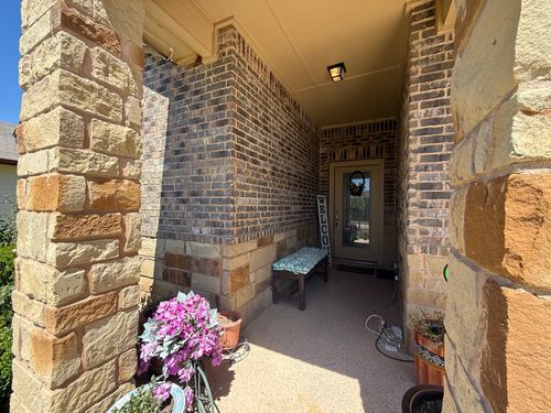 617 Ibis Falls Loop, Jarrell, TX, 76537-1939 | Card Image