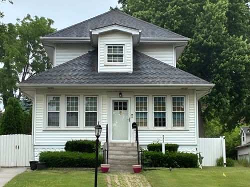 333 Chicago Ave, Hinsdale, IL, 60521-4236 | Card Image