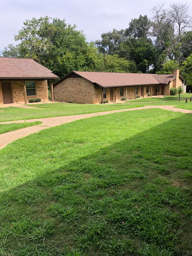 APT-12C - 602 E South St, Home with 0 bedrooms, 0 bathrooms and null parking in Lindale TX | Image 4