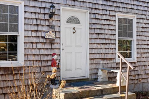 9 Actors Colony Rd, Sag Harbor, NY, 11963-1019 | Card Image