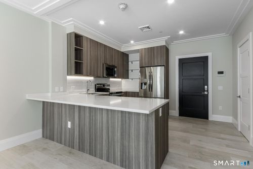 apt-2-1990 Bronson Rd, Fairfield, CT, 06824-2862 | Card Image