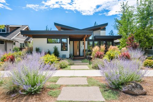 3125 Nw Blodgett Way, Bend, OR, 97703-2290 | Card Image