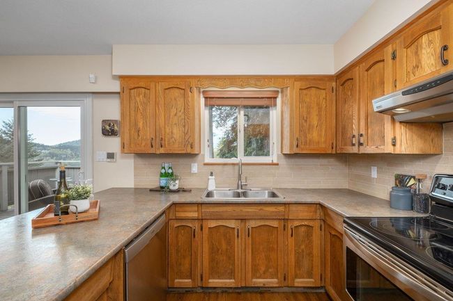 187 April Road, House other with 3 bedrooms, 2 bathrooms and 2 parking in Port Moody BC | Image 13