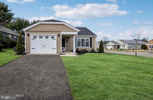 10 Woodstock Ln, Manchester, NJ, 08759-6614 | Card Image