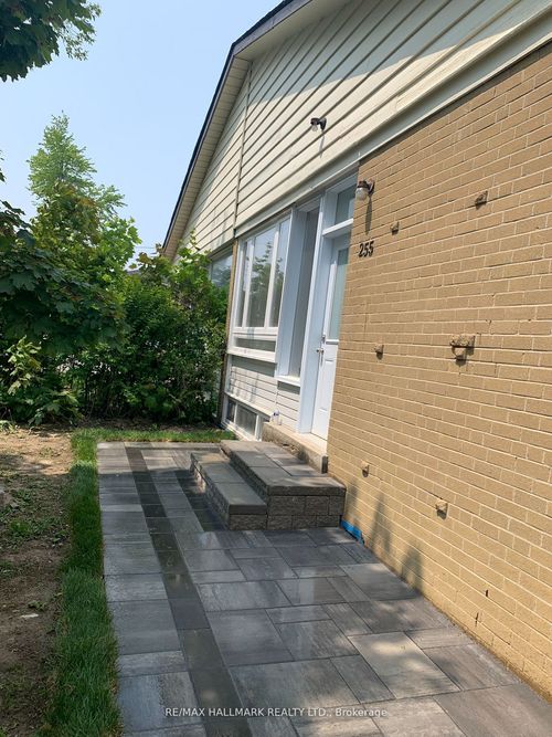 bsmt-255 Ashlar Rd, Richmond Hill, ON, L4C2W7 | Card Image